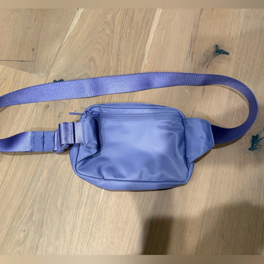 Purple Lululemon 2L Belt Bag - Picture 3 of 5